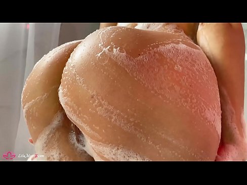 ❤️ Brunetta masturba la figa con il vibratore fino ad un intenso orgasmo sotto la doccia ❤️ Video di sessoal it.filmepornonline.ru ❌❤