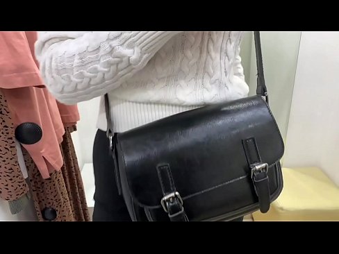 ❤️ Masturbazione pubblica della giovane cagna FeralBerry con un dildo nel camerino ❤️ Video di sessoal it.filmepornonline.ru ❌❤