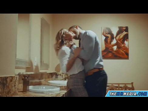 ❤️ Quando una bionda formosa ti seduce in un bagno pubblico ❤️ Video di sessoal it.filmepornonline.ru ❌❤